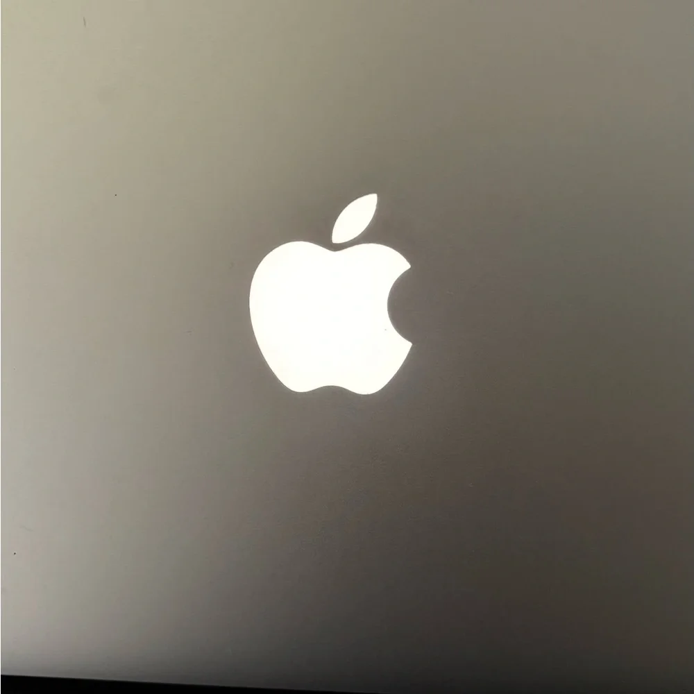 MacBook Air 13” (2011) – Barely Used + Brand New Charger!